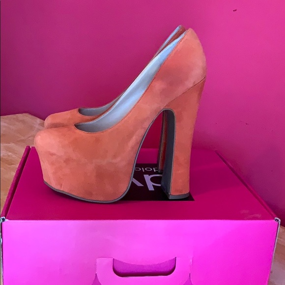 DV8 by Dolce Vita Vixen Heels - Picture 2 of 3